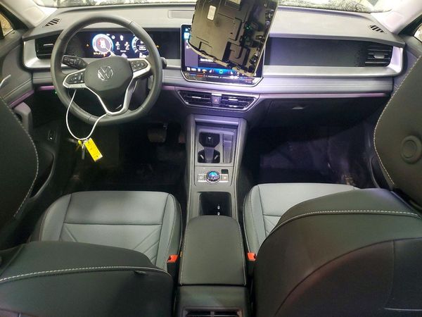 2025 VOLKSWAGEN TIGUAN 4Motion SE
