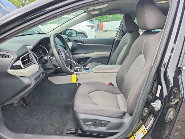 2023 TOYOTA CAMRY LE — DENT