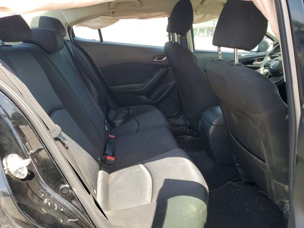 2016 MAZDA 3 SV/Base
