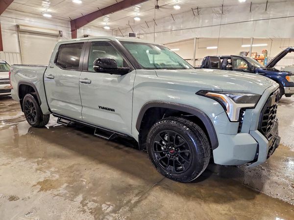 2025 TOYOTA TUNDRA
