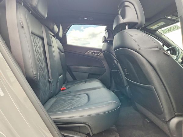 2024 KIA SPORTAGE X-LINE