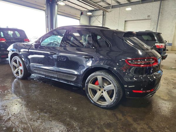 2016 PORSCHE MACAN