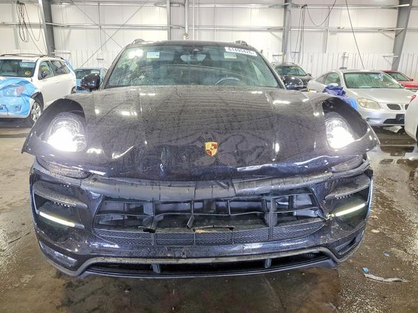 2016 PORSCHE MACAN