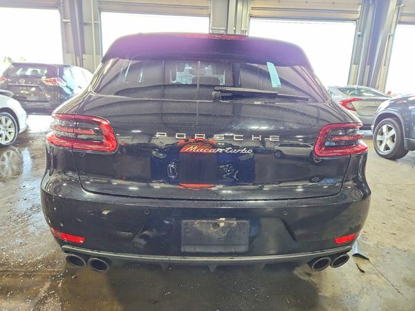 2016 PORSCHE MACAN
