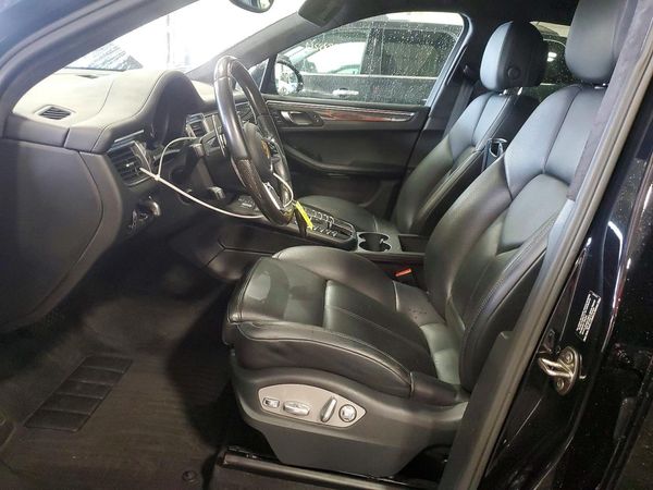 2016 PORSCHE MACAN