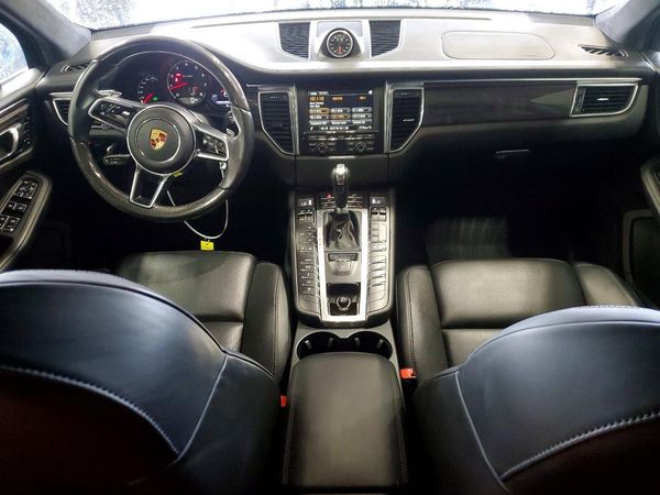 2016 PORSCHE MACAN
