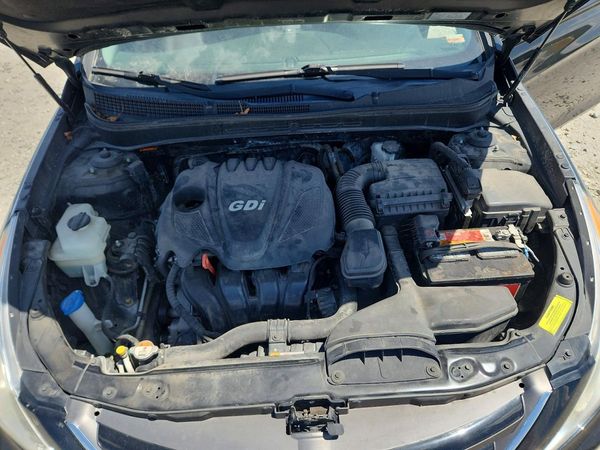 2014 HYUNDAI SONATA GLS/ GLS Popular — Engine bay