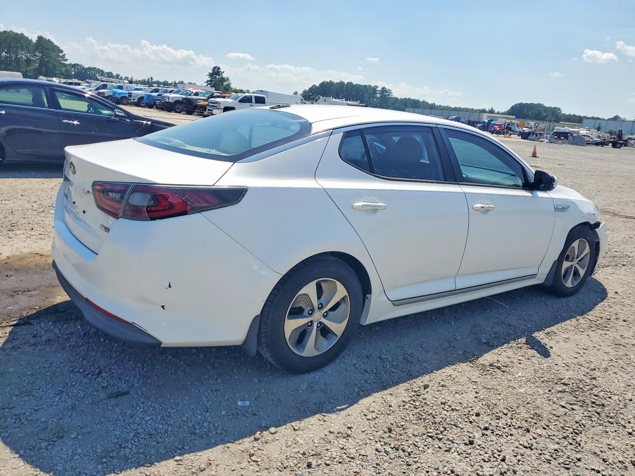 2015 KIA OPTIMA GL - Middle-low
