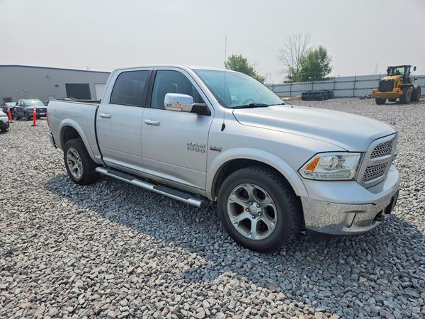 2015 RAM 1500 LARAMIE CREW CAB 4X4