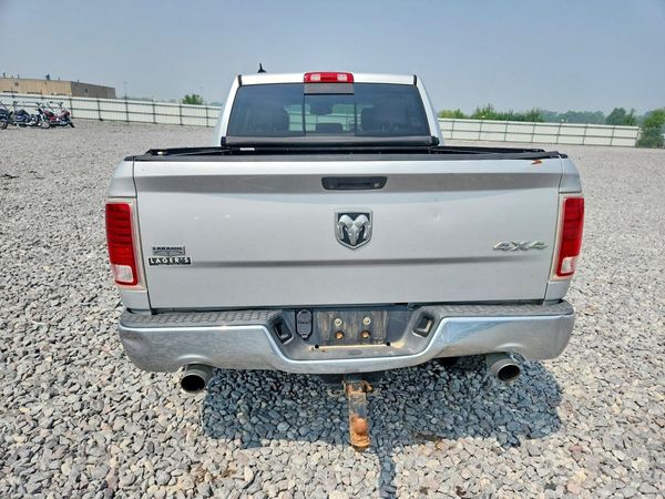 2015 RAM 1500 LARAMIE CREW CAB 4X4