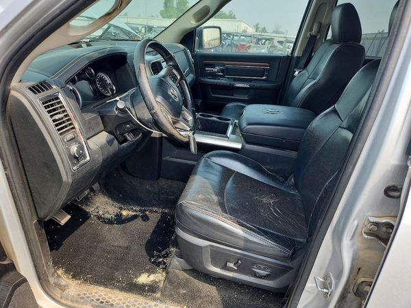 2015 RAM 1500 LARAMIE CREW CAB 4X4