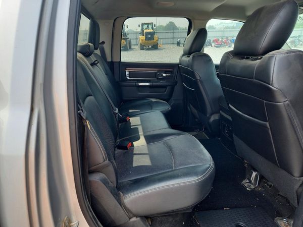 2015 RAM 1500 LARAMIE CREW CAB 4X4