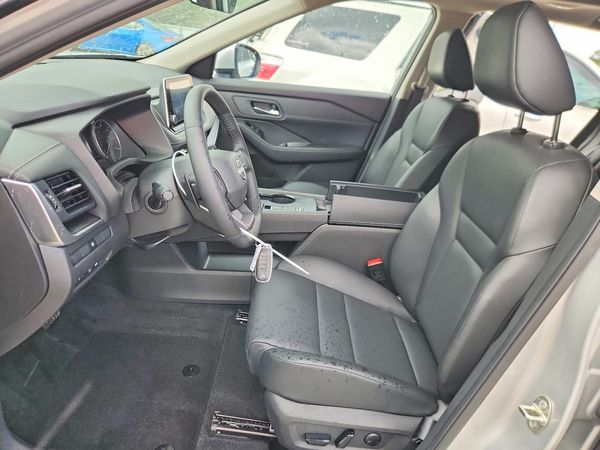 2025 NISSAN ROGUE SV — DENT
