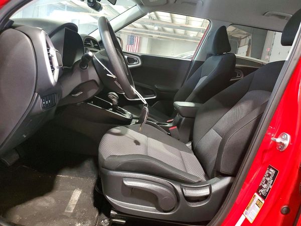 2024 KIA SOUL LX, S