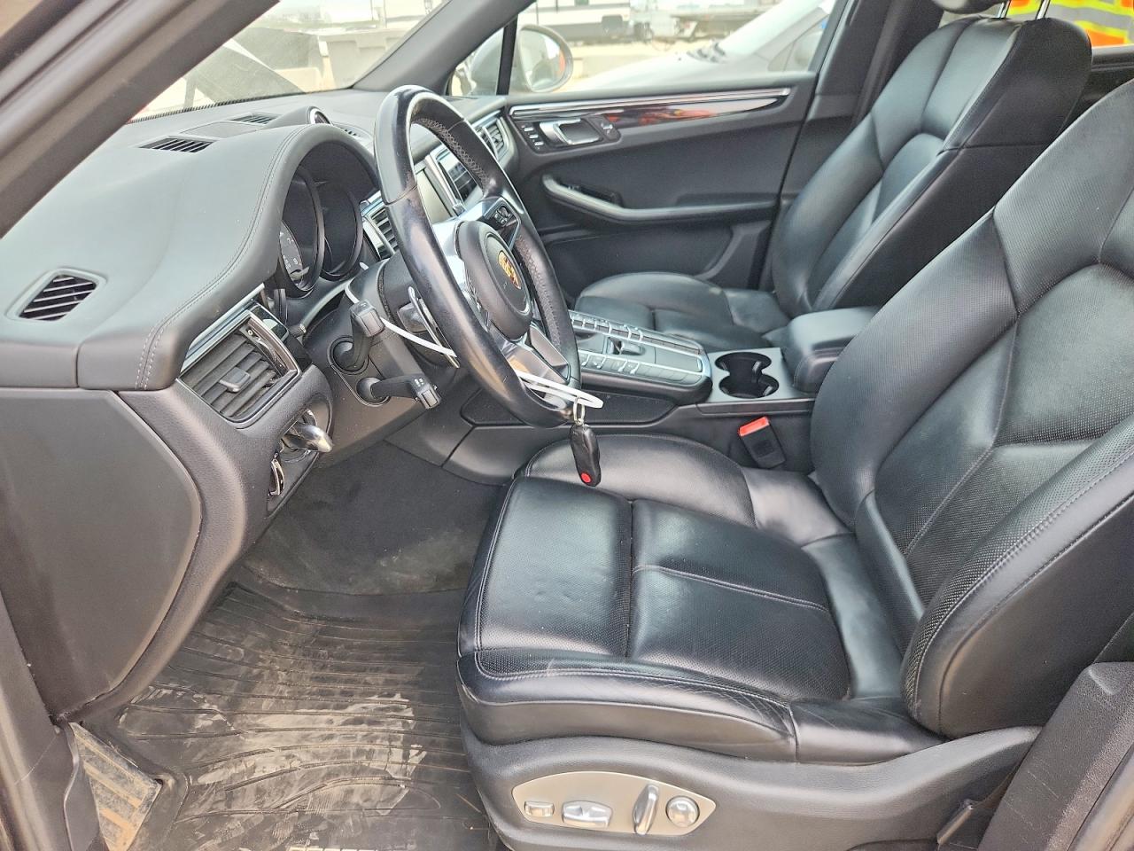 2015 PORSCHE MACAN