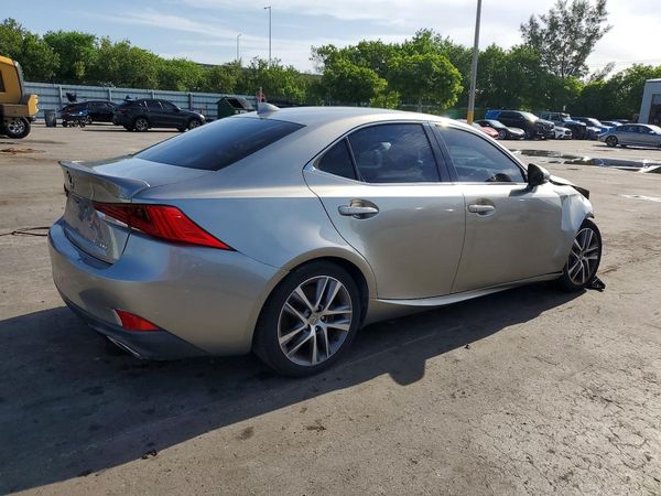 2018 LEXUS IS 300