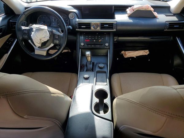 2018 LEXUS IS 300