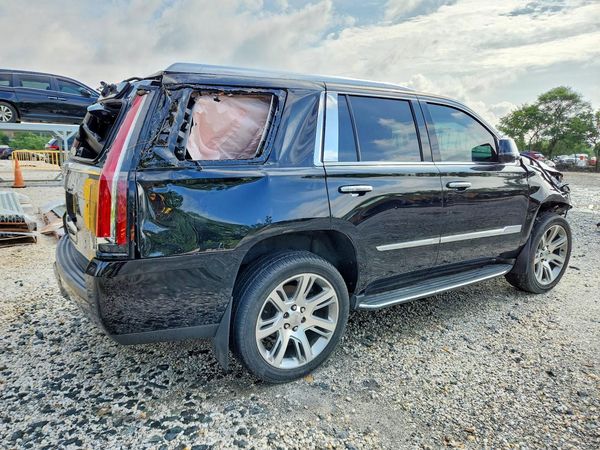 2017 CADILLAC ESCALADE
