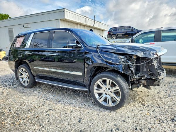 2017 CADILLAC ESCALADE