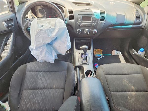 2016 KIA FORTE GL (Middle-Low Grade)