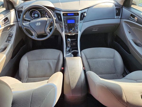 2013 HYUNDAI SONATA GLS/ GLS Popular