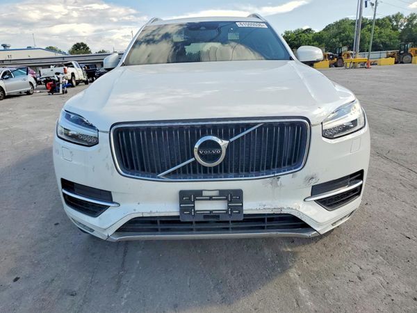 2018 VOLVO XC90 Momentum