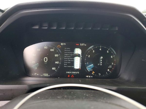 2018 VOLVO XC90 Momentum