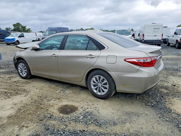 2015 TOYOTA CAMRY
