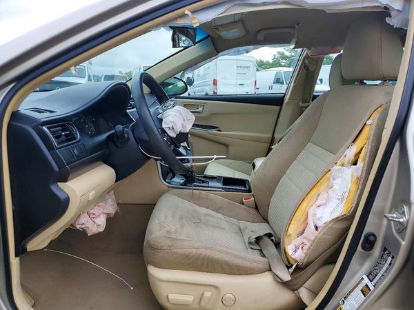2015 TOYOTA CAMRY