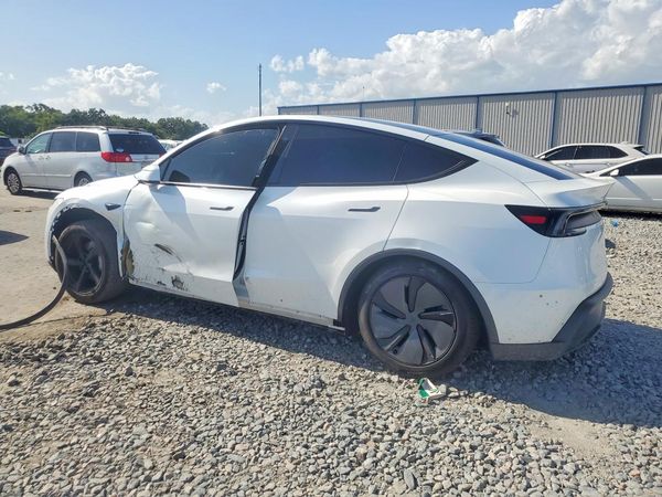 2026 TESLA MODEL Y