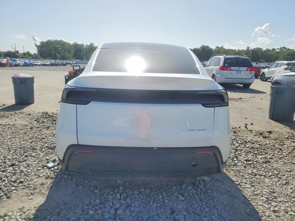 2026 TESLA MODEL Y