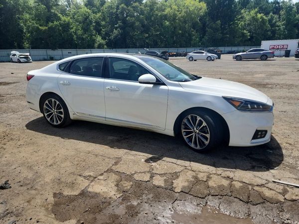 2017 KIA CADENZA