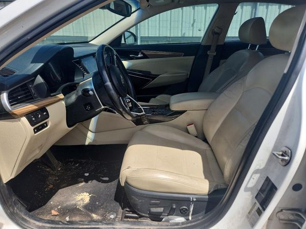 2017 KIA CADENZA