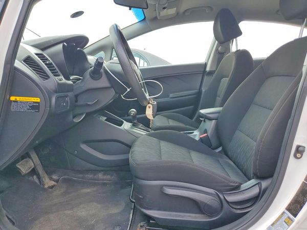 2016 KIA FORTE GL (Middle-Low Grade)