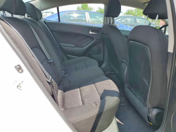 2016 KIA FORTE GL (Middle-Low Grade)