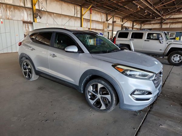 2016 HYUNDAI TUCSON