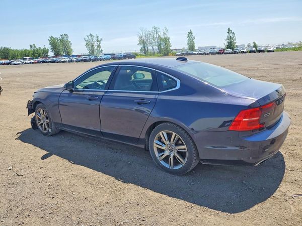 2017 VOLVO S90 Momentum