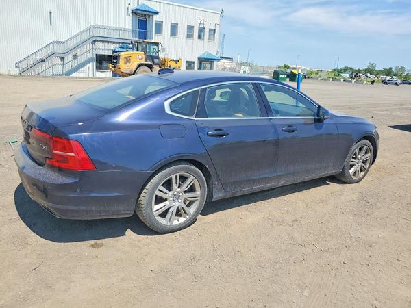 2017 VOLVO S90 Momentum