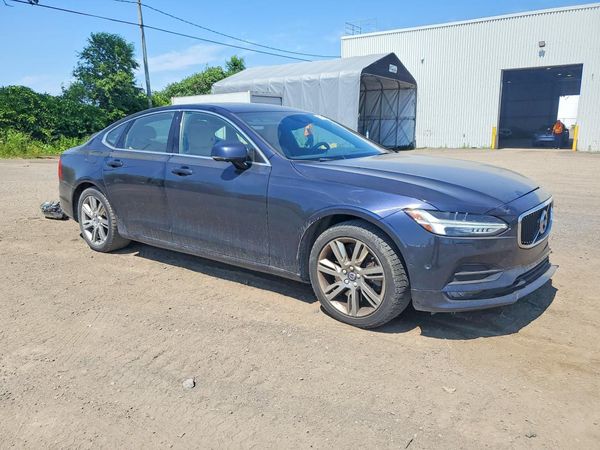 2017 VOLVO S90 Momentum