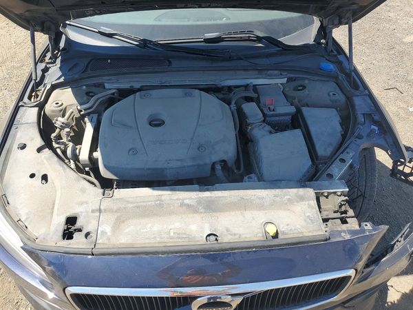 2017 VOLVO S90 Momentum