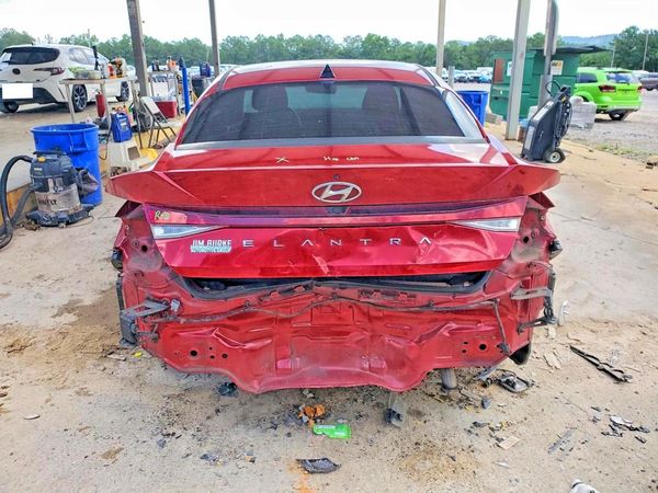 2022 HYUNDAI ELANTRA SEL w/ Convenience Pkg