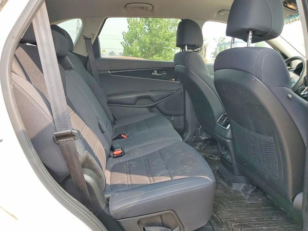 2017 KIA SORENTO L, LX