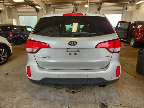 2015 KIA SORENTO GL