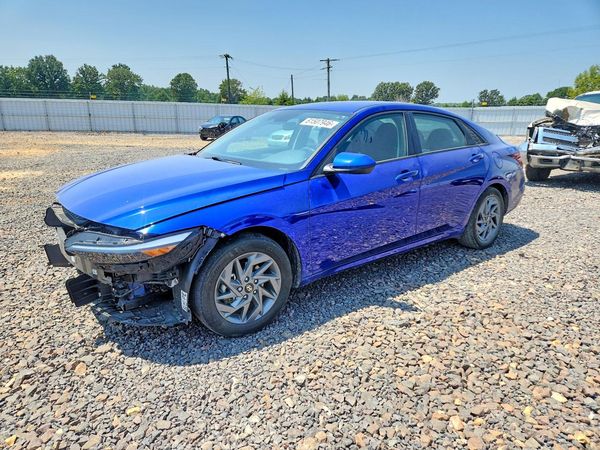 2024 HYUNDAI ELANTRA