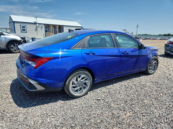 2024 HYUNDAI ELANTRA