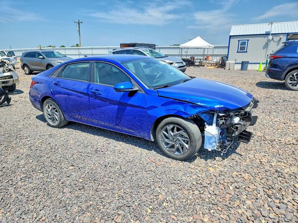 2024 HYUNDAI ELANTRA