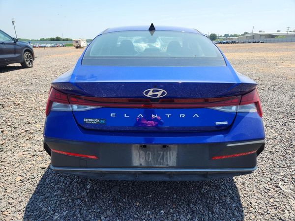 2024 HYUNDAI ELANTRA