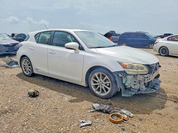 2013 LEXUS CT 200h