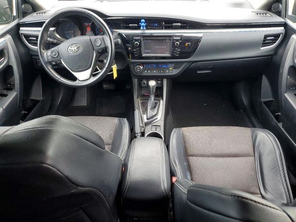 2015 TOYOTA COROLLA