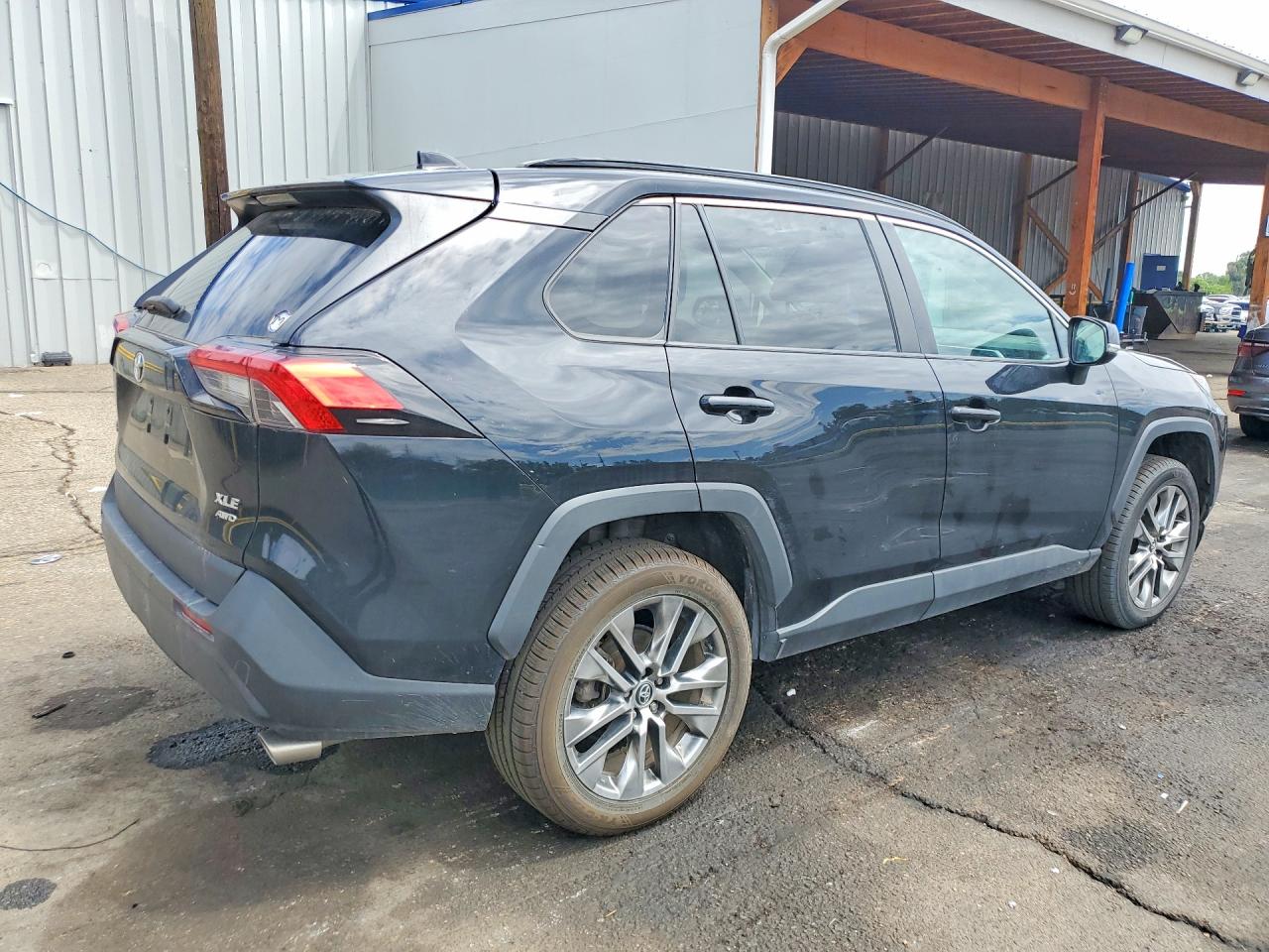 2020 TOYOTA RAV4 XLE Premium